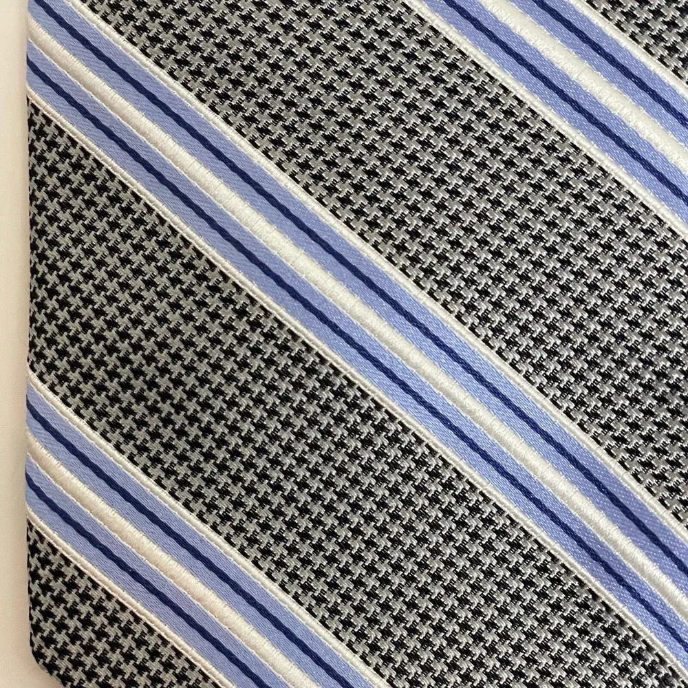 John W. Nordstrom Gray Blue Striped Silk Necktie 3.25